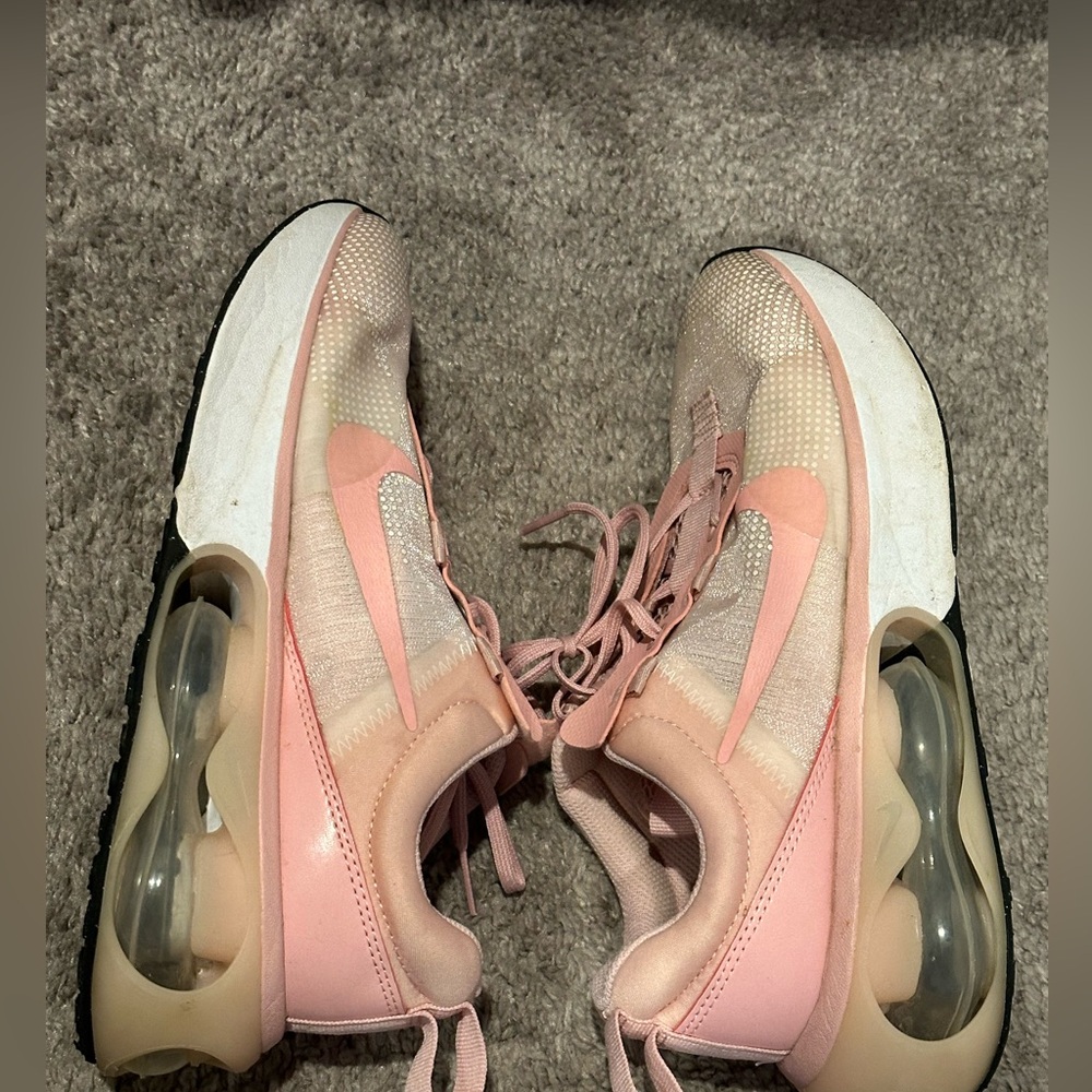 Nike Air Max Sneakers size 5.5 Y which equals a Women’s 7